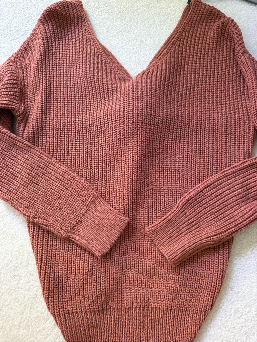 moon & madison V-Neck Chunky Knit Sweater in Dusty Rose
